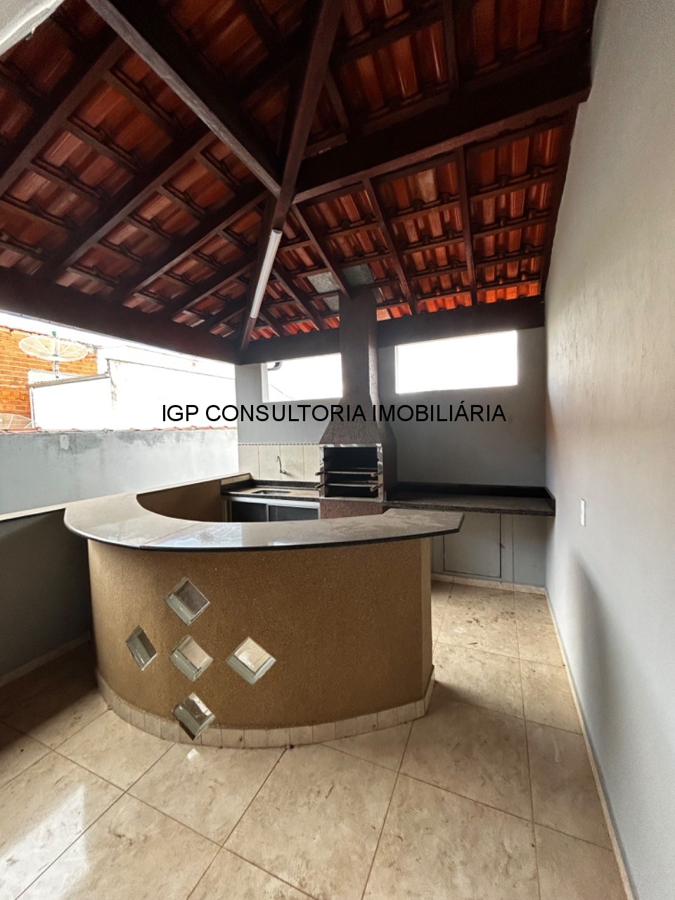 Vende-se sobrado em Jardim Morada do Sol, indaiatuba, SP. 3 quartos, uma suite, 2 vagas de garagem
