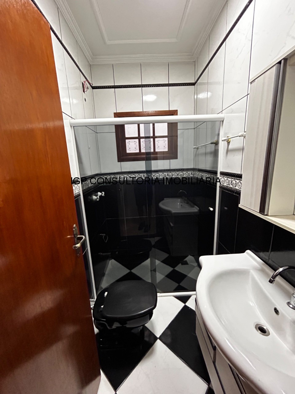 Vende-se sobrado em Jardim Morada do Sol, indaiatuba, SP. 3 quartos, uma suite, 2 vagas de garagem