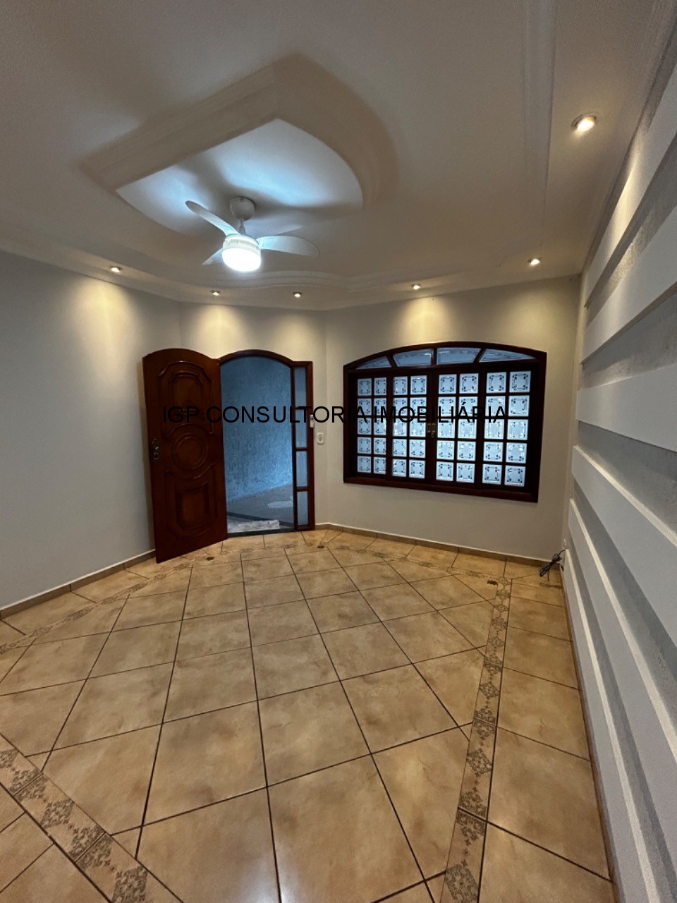 Vende-se sobrado em Jardim Morada do Sol, indaiatuba, SP. 3 quartos, uma suite, 2 vagas de garagem