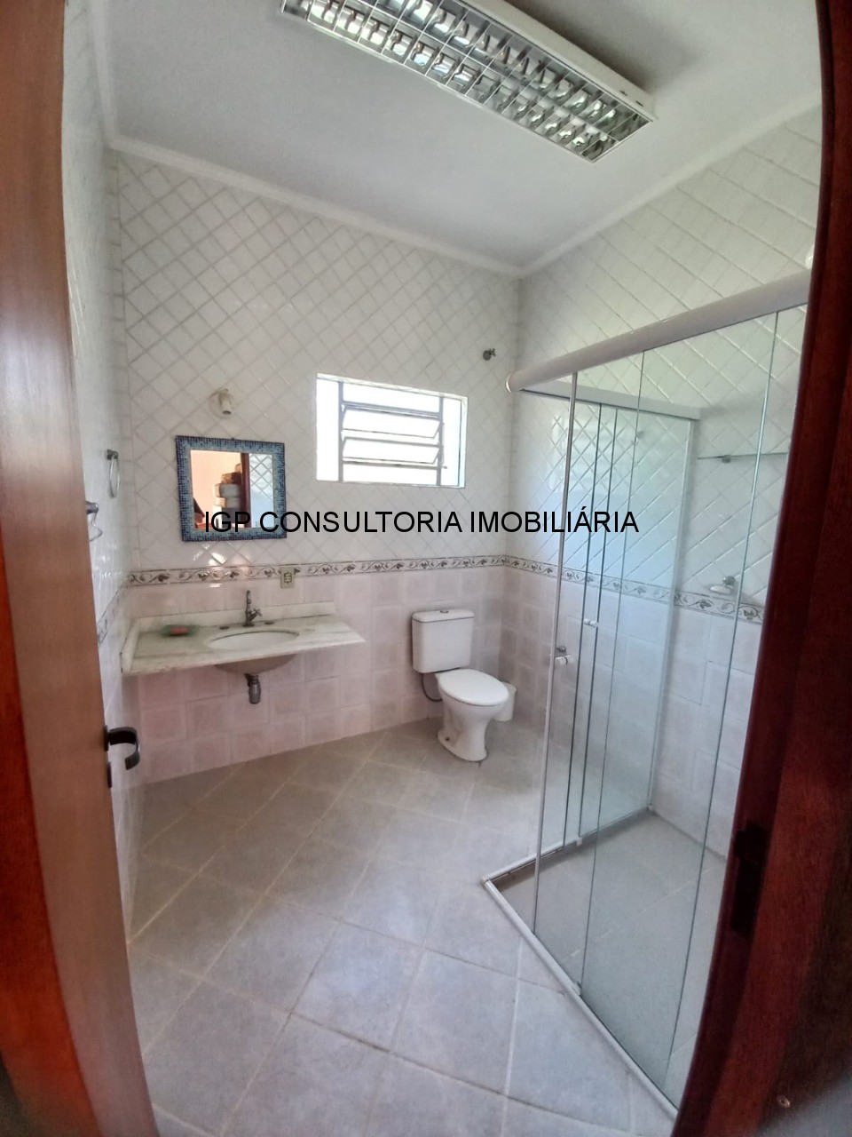 Chácara de luxo em condomínio exclusivo em Indaiatuba-SP - 4 quartos, 4 suítes, 2 salas, 403,55 m² de área no Parque da Grama.