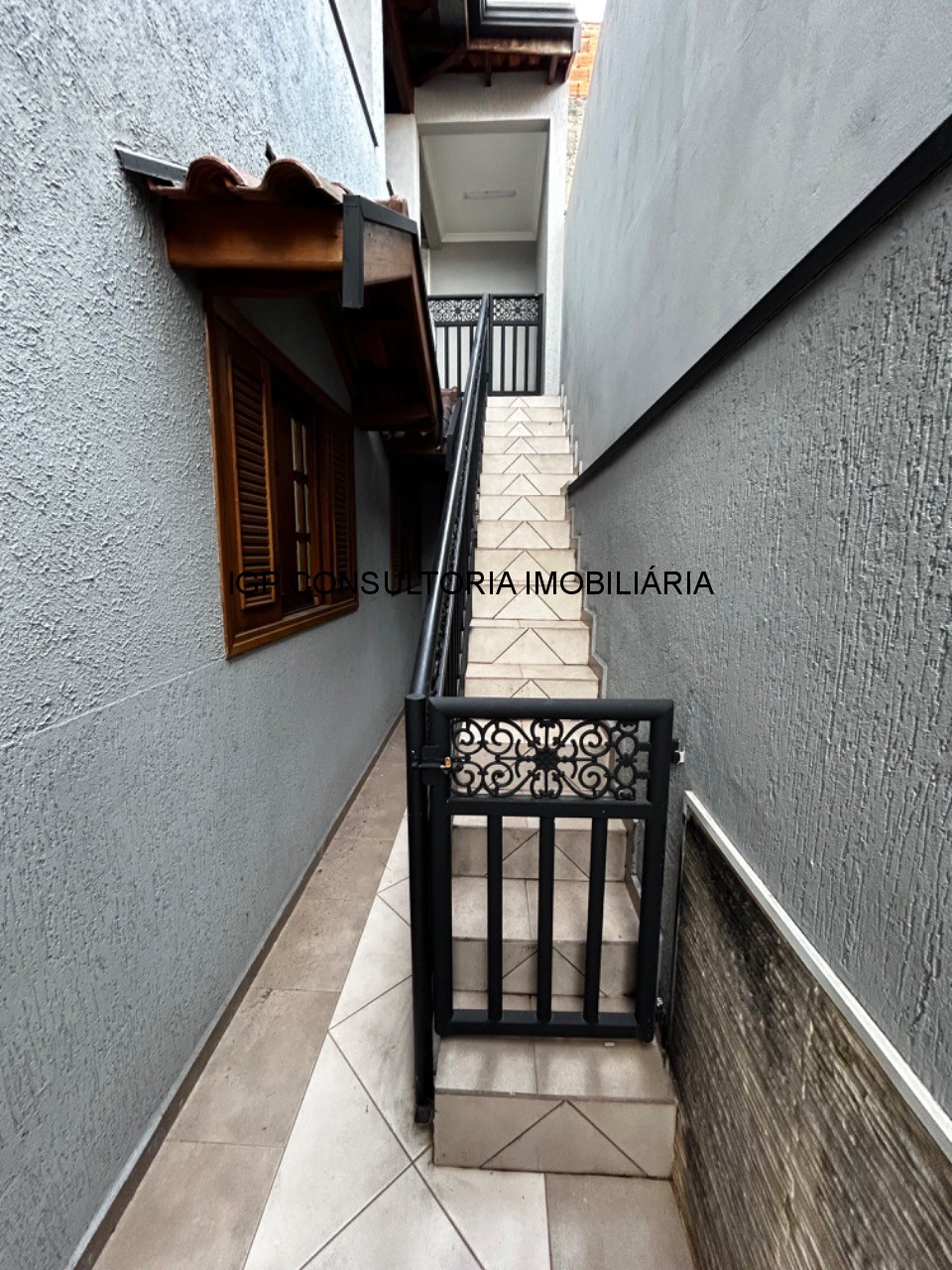 Vende-se sobrado em Jardim Morada do Sol, indaiatuba, SP. 3 quartos, uma suite, 2 vagas de garagem
