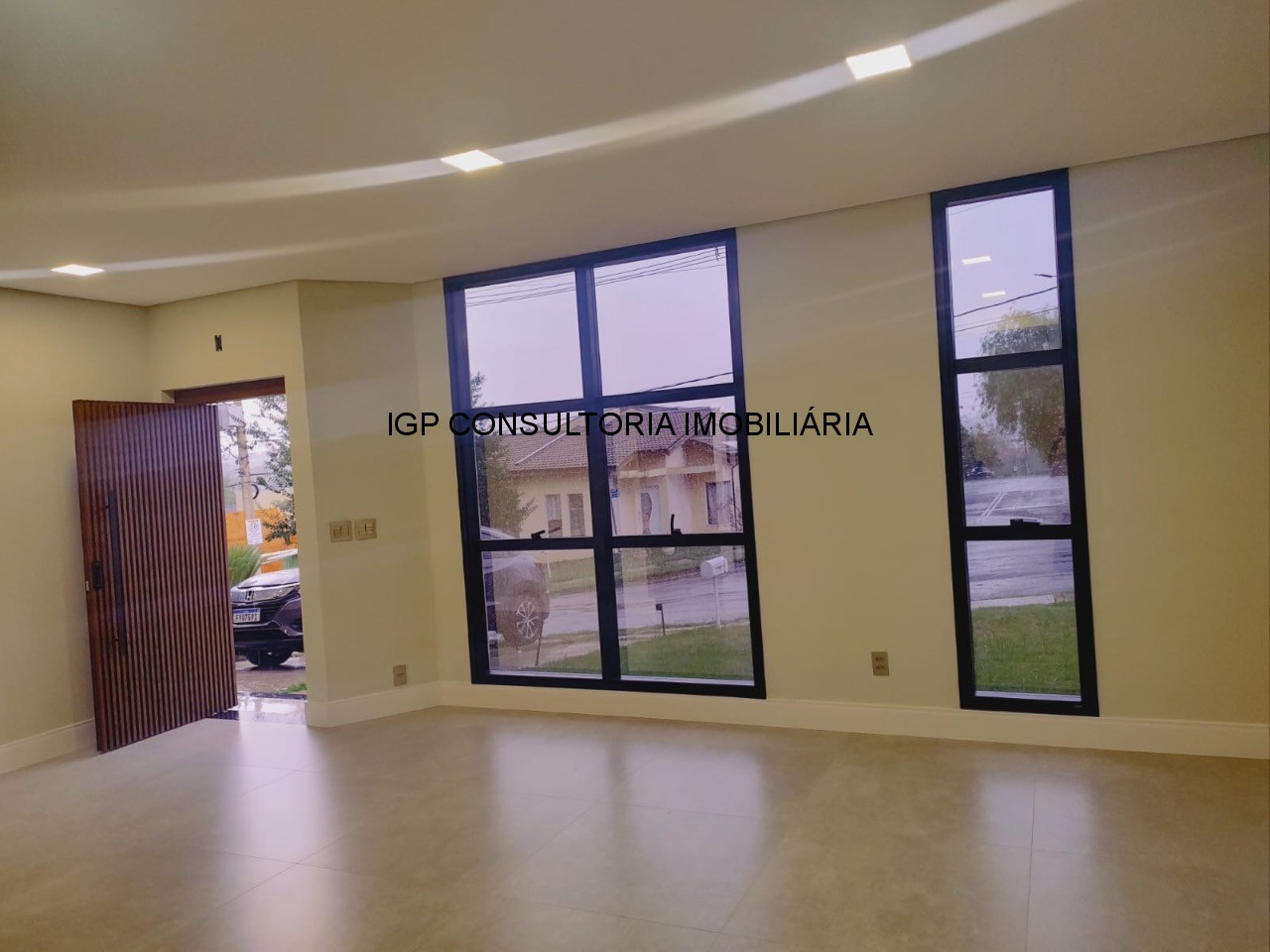 Casa de Alto Padrão em Condomínio no Jardim Portal de Itaici, Indaiatuba-SP: 3 Quartos, 1 Suíte 2 demi-suites, 2 Salas, 5 Banheiros, 4 Vagas- 93,96m²