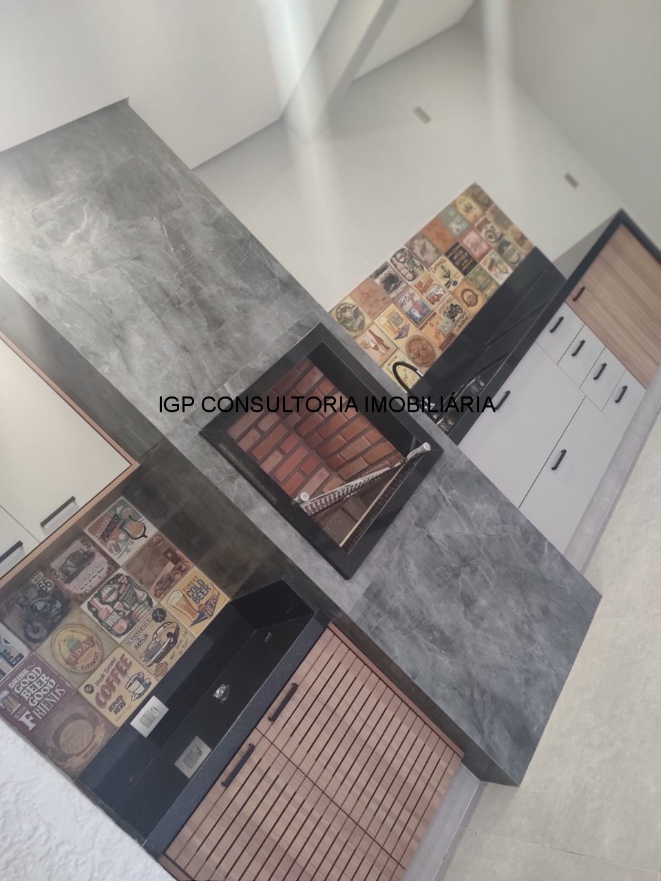 Casa de Alto Padrão em Condomínio no Jardim Portal de Itaici, Indaiatuba-SP: 3 Quartos, 1 Suíte 2 demi-suites, 2 Salas, 5 Banheiros, 4 Vagas- 93,96m²