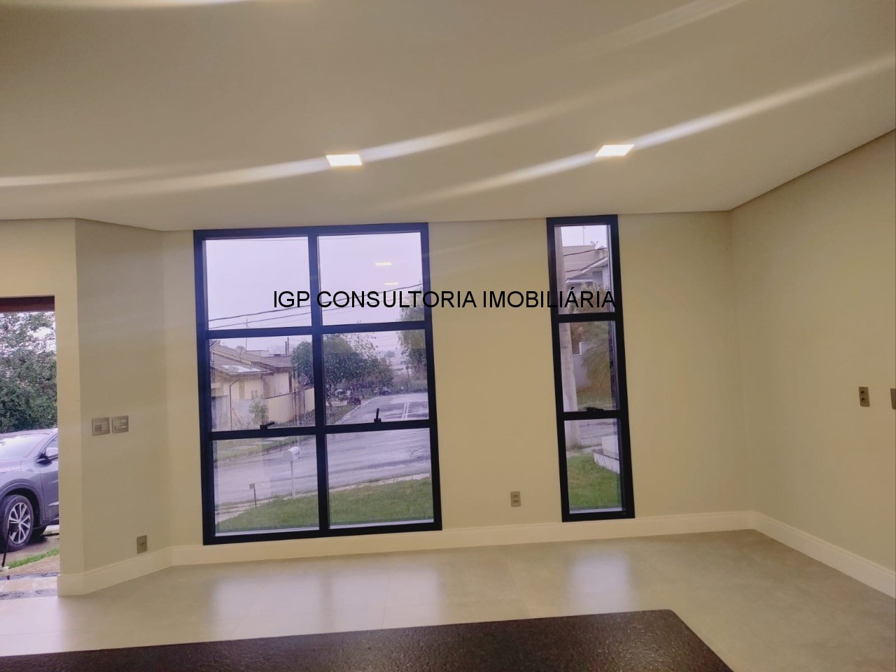 Casa de Alto Padrão em Condomínio no Jardim Portal de Itaici, Indaiatuba-SP: 3 Quartos, 1 Suíte 2 demi-suites, 2 Salas, 5 Banheiros, 4 Vagas- 93,96m²