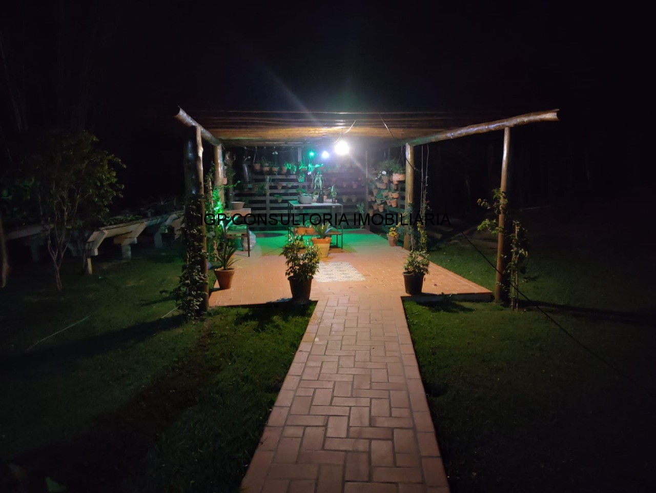Sítio à venda em Indaiatuba-SP, bairro Pedregulho: 3 quartos, 1 suíte, 1 sala, 4 banheiros, 20.000m² de área!