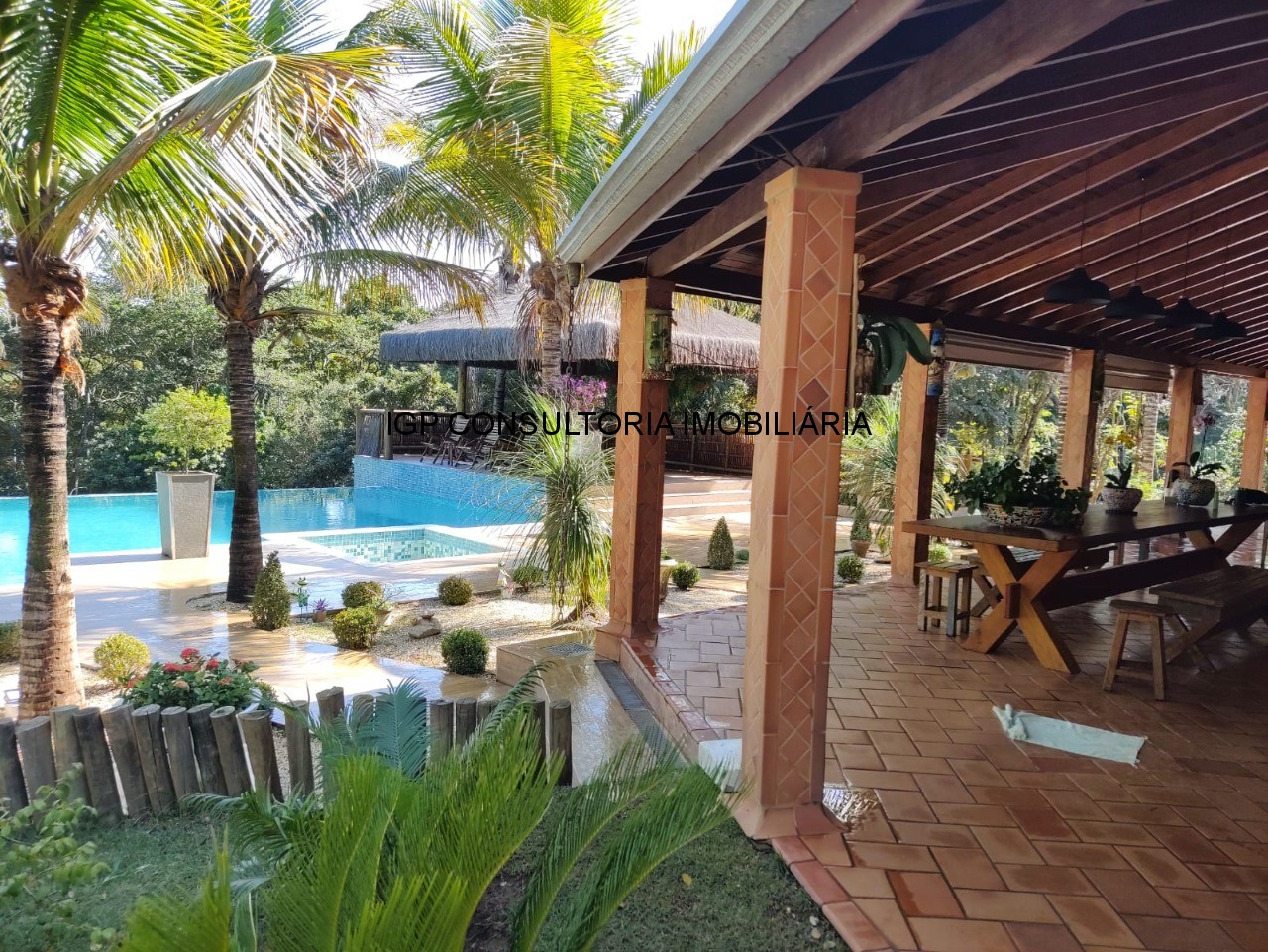 Sítio à venda em Indaiatuba-SP, bairro Pedregulho: 3 quartos, 1 suíte, 1 sala, 4 banheiros, 20.000m² de área!