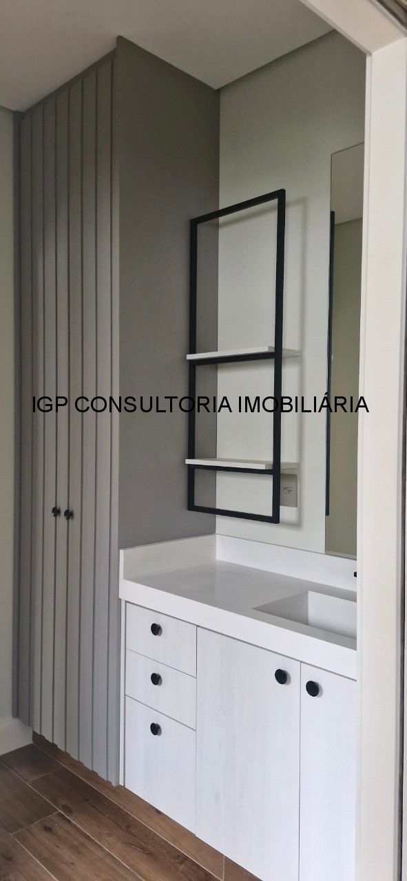 Casa de Alto Padrão em Condomínio no Jardim Portal de Itaici, Indaiatuba-SP: 3 Quartos, 1 Suíte 2 demi-suites, 2 Salas, 5 Banheiros, 4 Vagas- 93,96m²