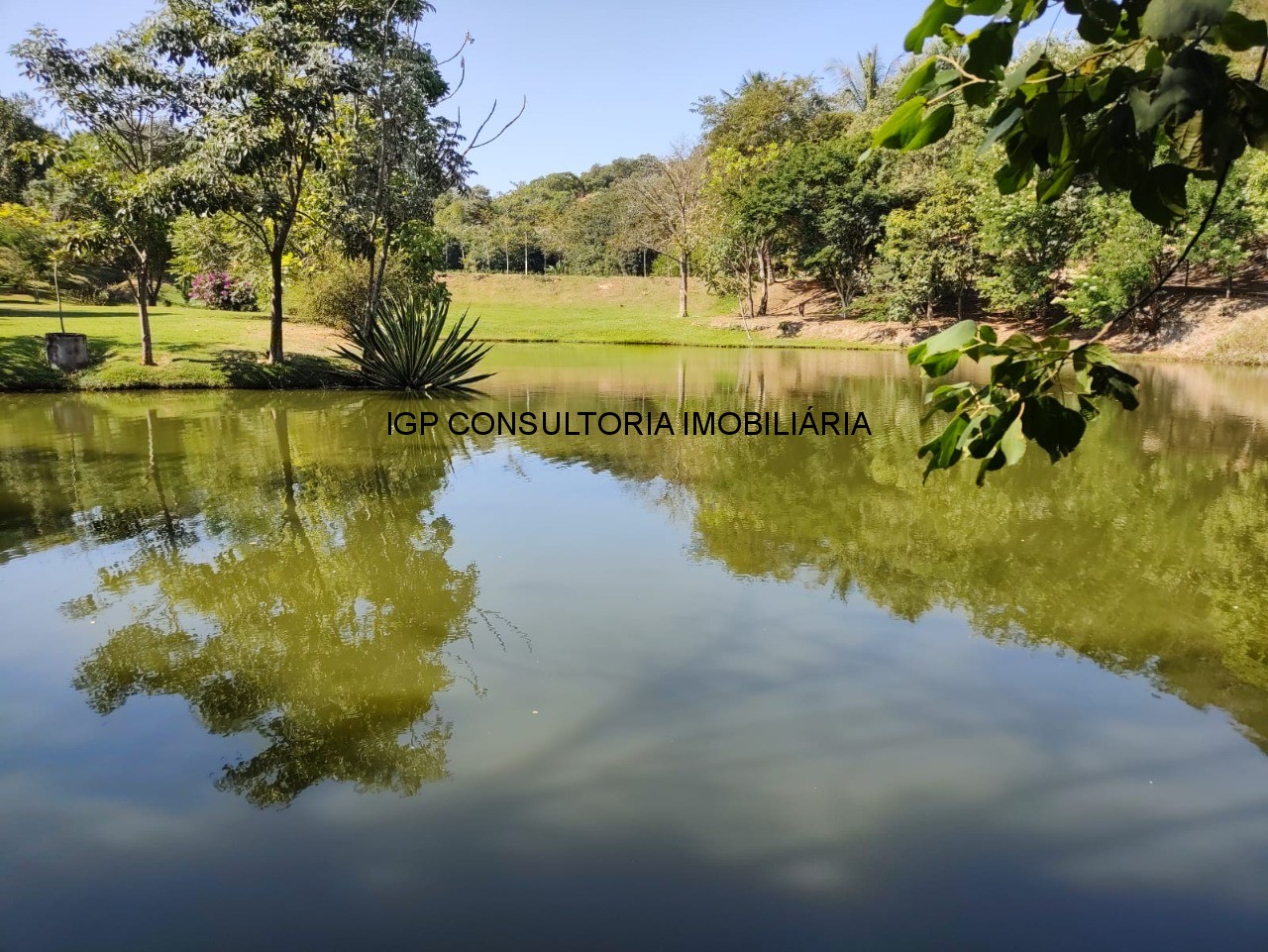 Sítio à venda em Indaiatuba-SP, bairro Pedregulho: 3 quartos, 1 suíte, 1 sala, 4 banheiros, 20.000m² de área!