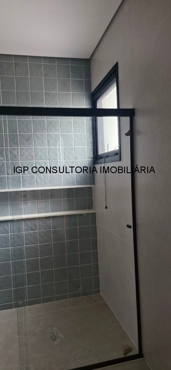 Casa de Alto Padrão em Condomínio no Jardim Portal de Itaici, Indaiatuba-SP: 3 Quartos, 1 Suíte 2 demi-suites, 2 Salas, 5 Banheiros, 4 Vagas- 93,96m²