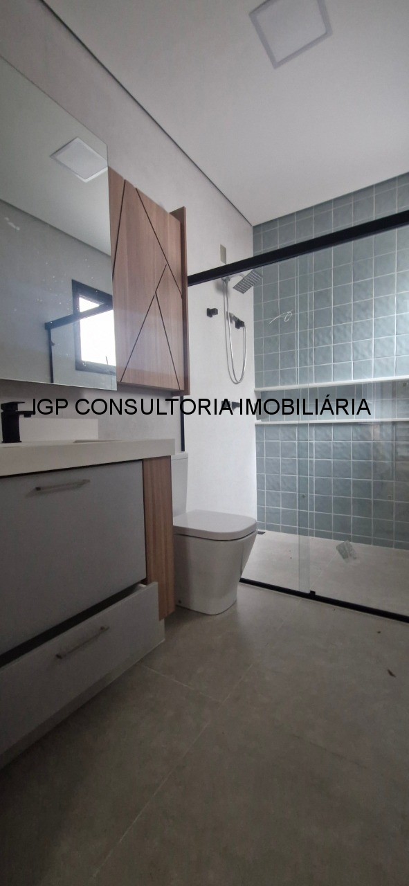 Casa de Alto Padrão em Condomínio no Jardim Portal de Itaici, Indaiatuba-SP: 3 Quartos, 1 Suíte 2 demi-suites, 2 Salas, 5 Banheiros, 4 Vagas- 93,96m²