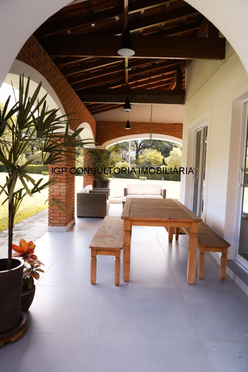 Chácara de luxo em condomínio exclusivo na Chacara Polaris, Indaiatuba-SP: 8 quartos, 1 suíte, 3 salas, 4 banheiros, 488,37 m². Venha conhecer!