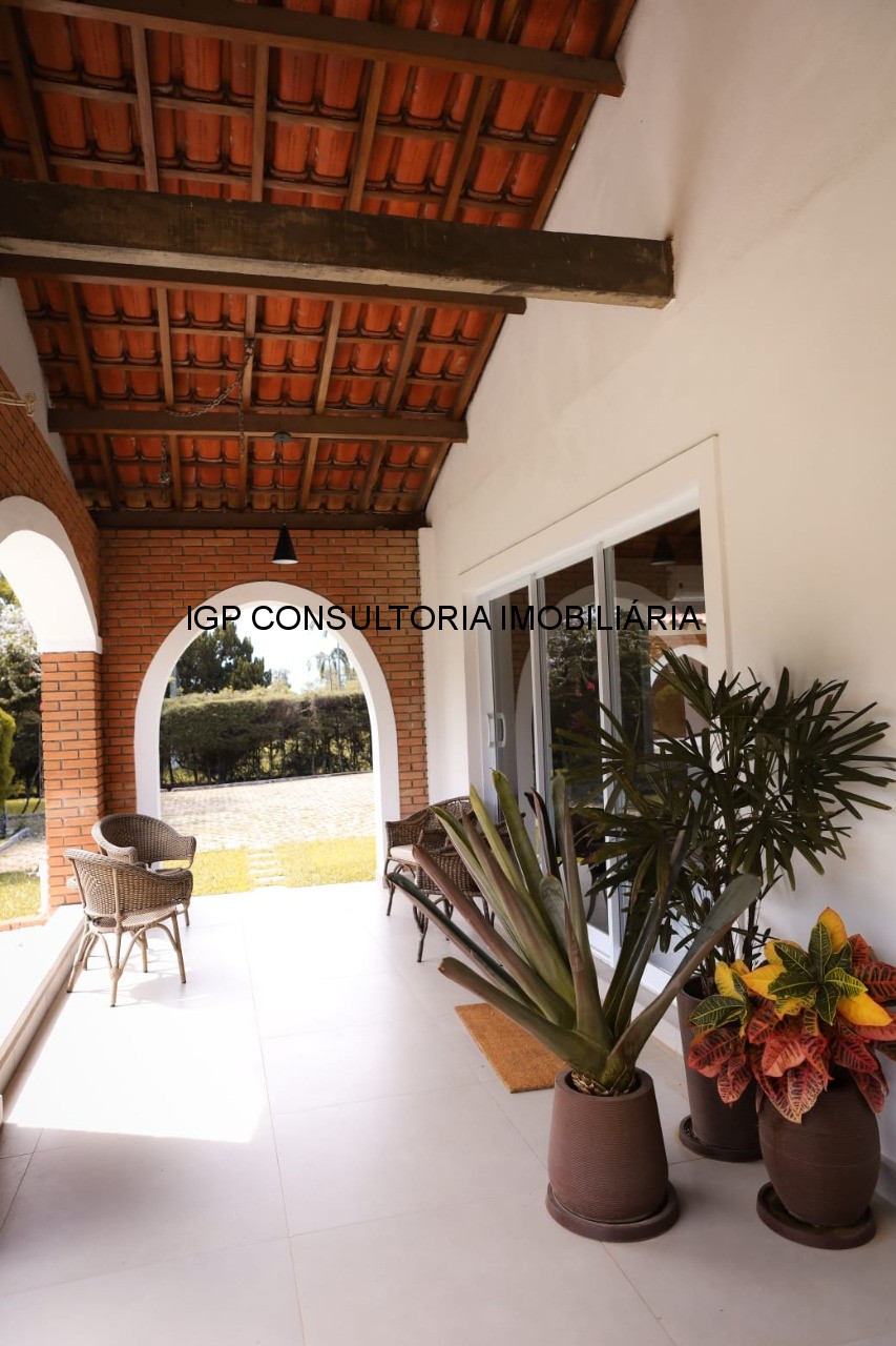 Chácara de luxo em condomínio exclusivo na Chacara Polaris, Indaiatuba-SP: 8 quartos, 1 suíte, 3 salas, 4 banheiros, 488,37 m². Venha conhecer!