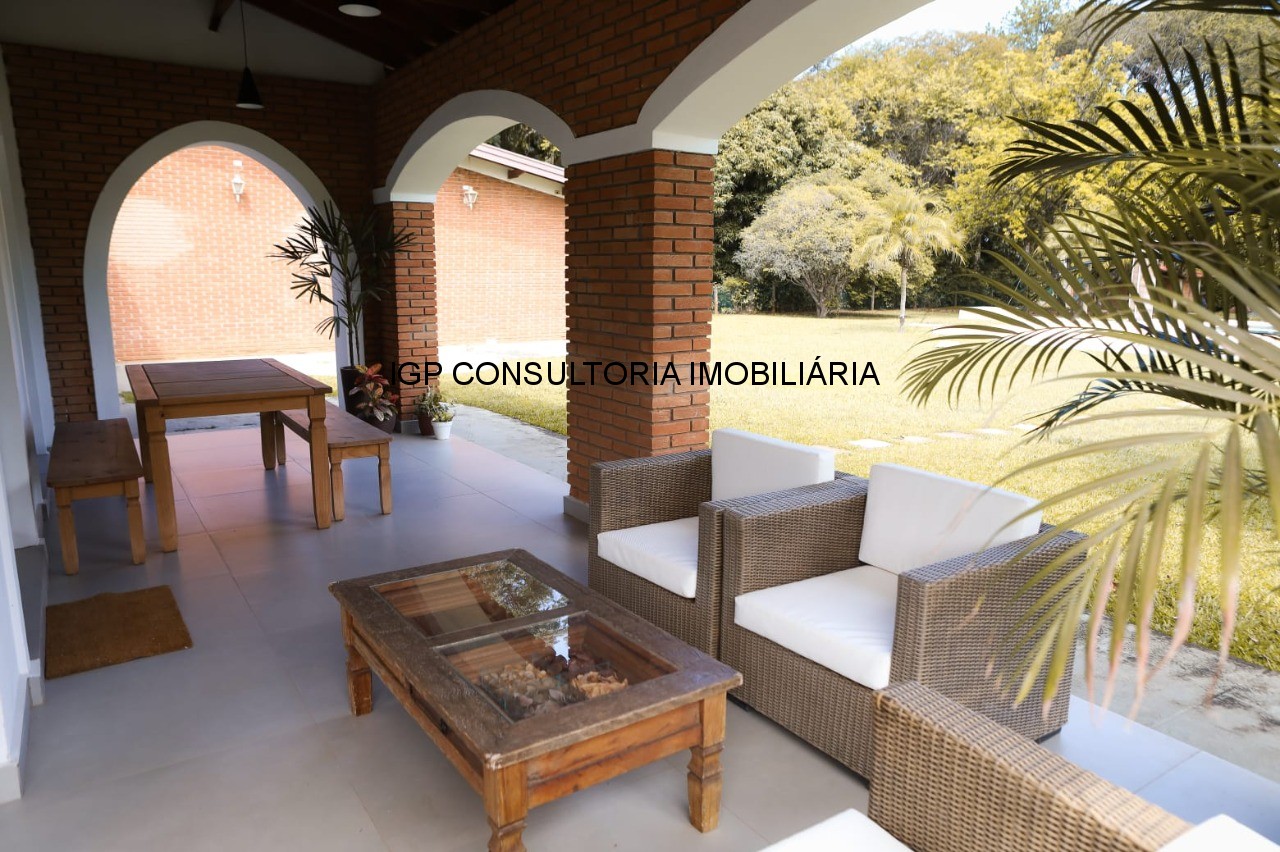 Chácara de luxo em condomínio exclusivo na Chacara Polaris, Indaiatuba-SP: 8 quartos, 1 suíte, 3 salas, 4 banheiros, 488,37 m². Venha conhecer!