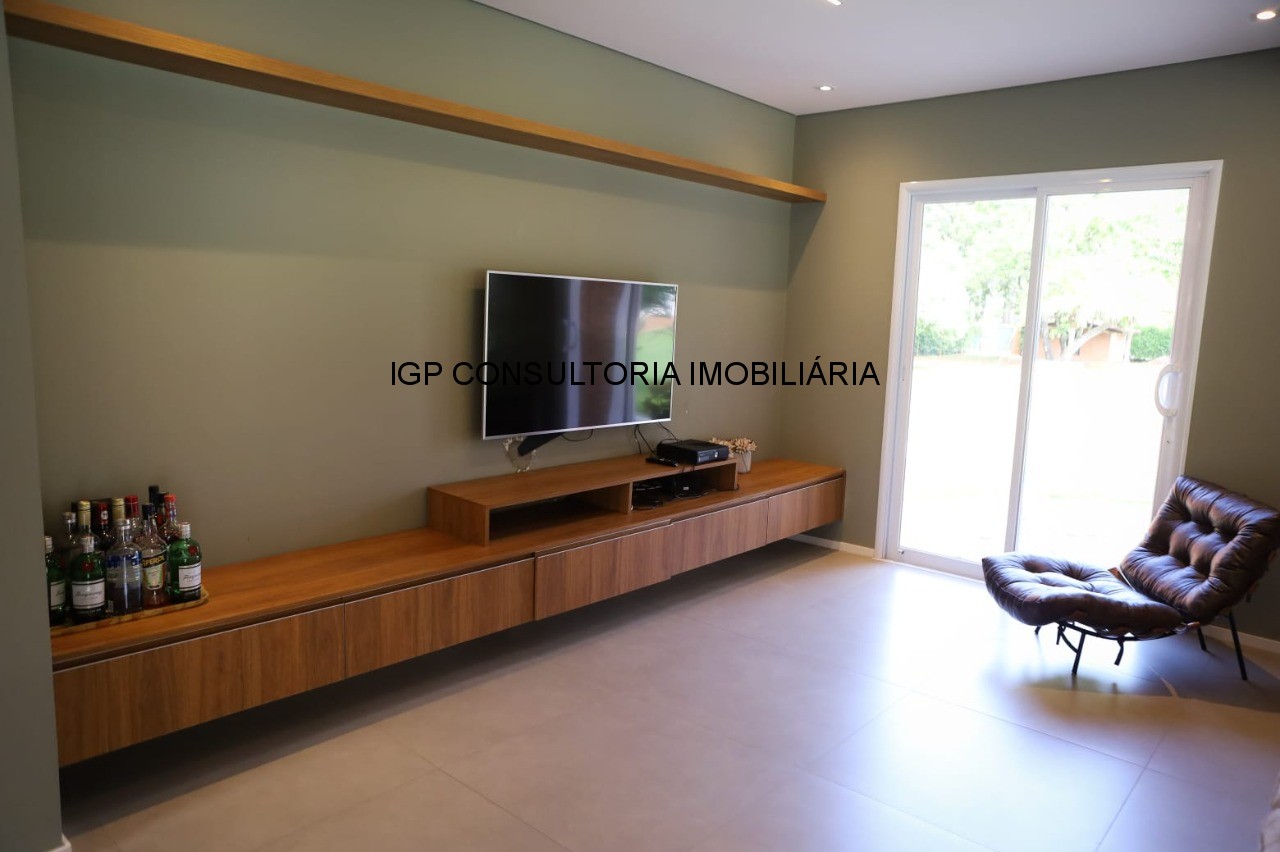 Chácara de luxo em condomínio exclusivo na Chacara Polaris, Indaiatuba-SP: 8 quartos, 1 suíte, 3 salas, 4 banheiros, 488,37 m². Venha conhecer!