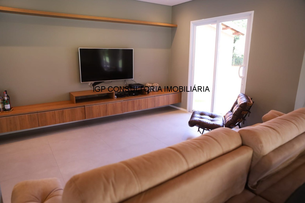 Chácara de luxo em condomínio exclusivo na Chacara Polaris, Indaiatuba-SP: 8 quartos, 1 suíte, 3 salas, 4 banheiros, 488,37 m². Venha conhecer!