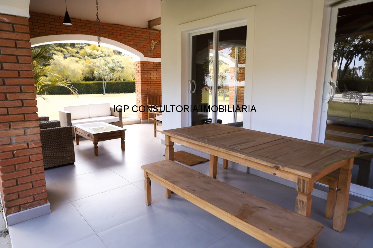 Chácara de luxo em condomínio exclusivo na Chacara Polaris, Indaiatuba-SP: 8 quartos, 1 suíte, 3 salas, 4 banheiros, 488,37 m². Venha conhecer!