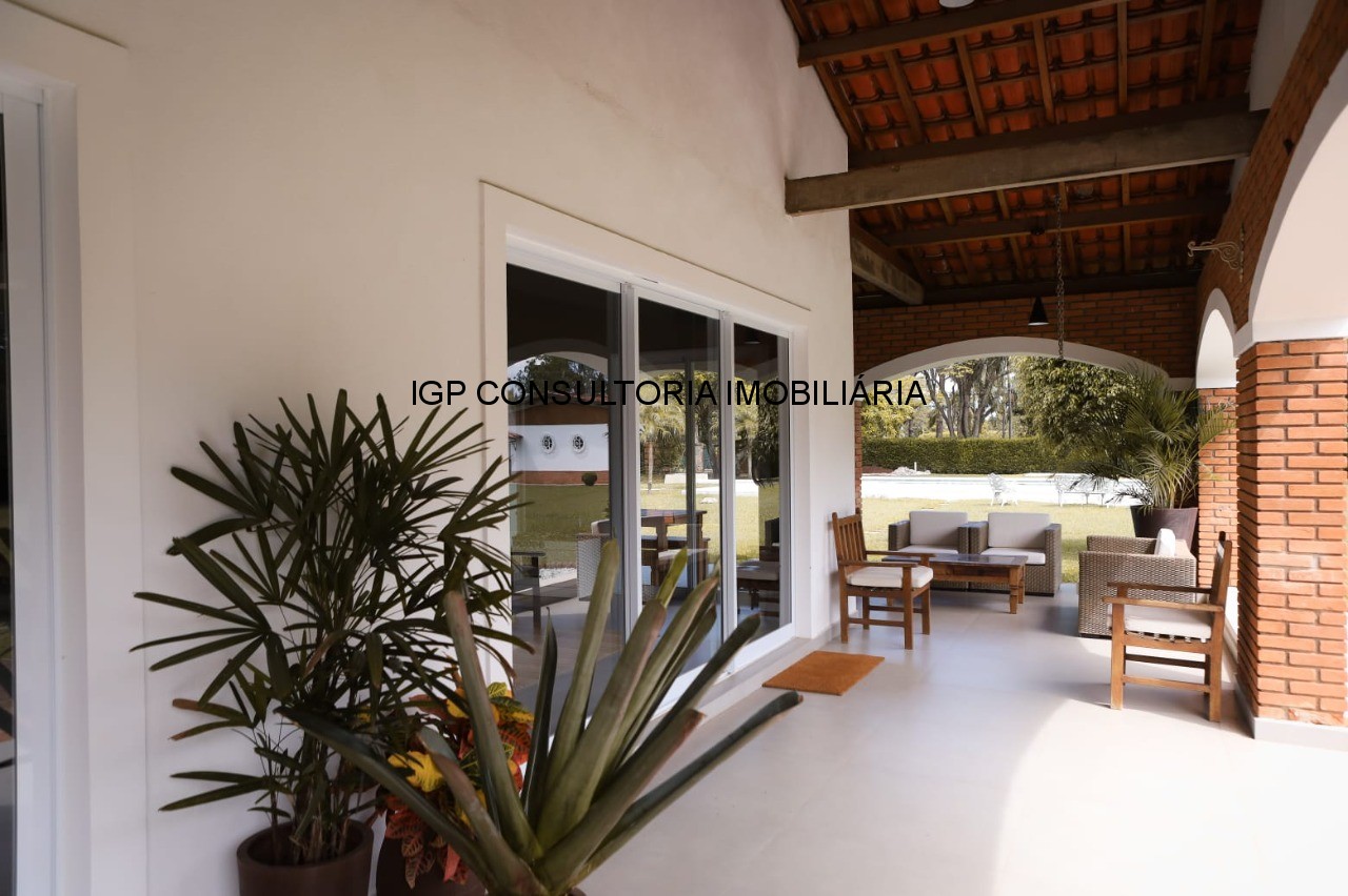 Chácara de luxo em condomínio exclusivo na Chacara Polaris, Indaiatuba-SP: 8 quartos, 1 suíte, 3 salas, 4 banheiros, 488,37 m². Venha conhecer!