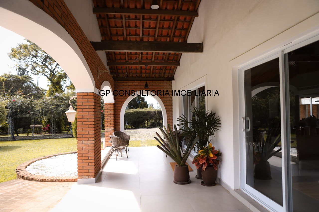 Chácara de luxo em condomínio exclusivo na Chacara Polaris, Indaiatuba-SP: 8 quartos, 1 suíte, 3 salas, 4 banheiros, 488,37 m². Venha conhecer!