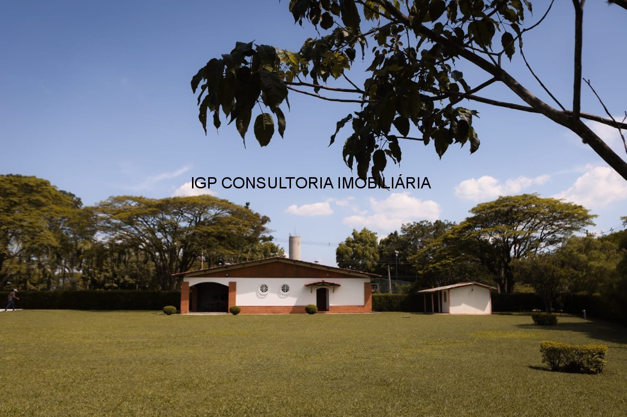 Chácara de luxo em condomínio exclusivo na Chacara Polaris, Indaiatuba-SP: 8 quartos, 1 suíte, 3 salas, 4 banheiros, 488,37 m². Venha conhecer!