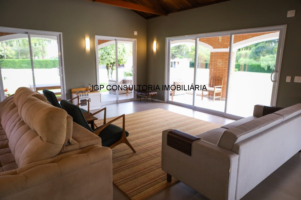 Chácara de luxo em condomínio exclusivo na Chacara Polaris, Indaiatuba-SP: 8 quartos, 1 suíte, 3 salas, 4 banheiros, 488,37 m². Venha conhecer!