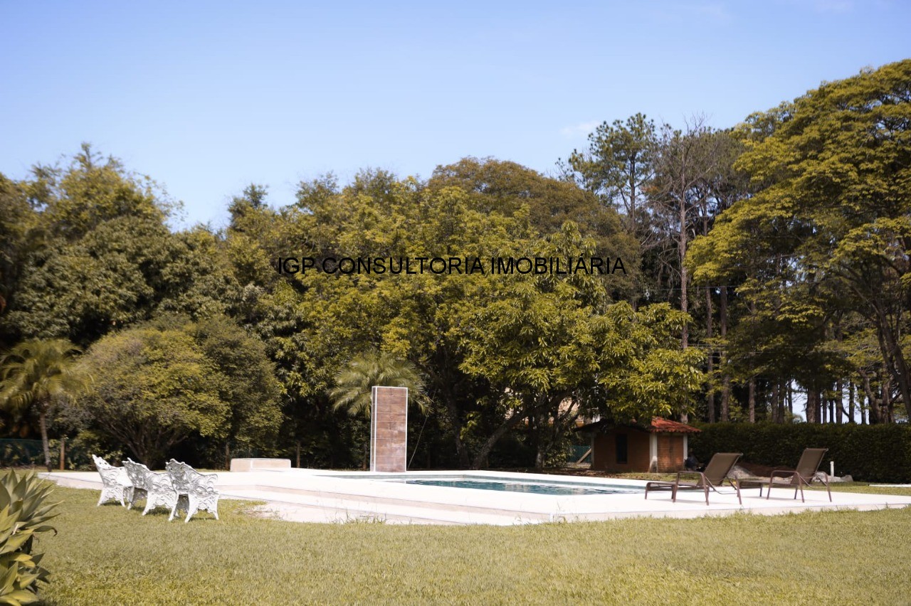 Chácara de luxo em condomínio exclusivo na Chacara Polaris, Indaiatuba-SP: 8 quartos, 1 suíte, 3 salas, 4 banheiros, 488,37 m². Venha conhecer!