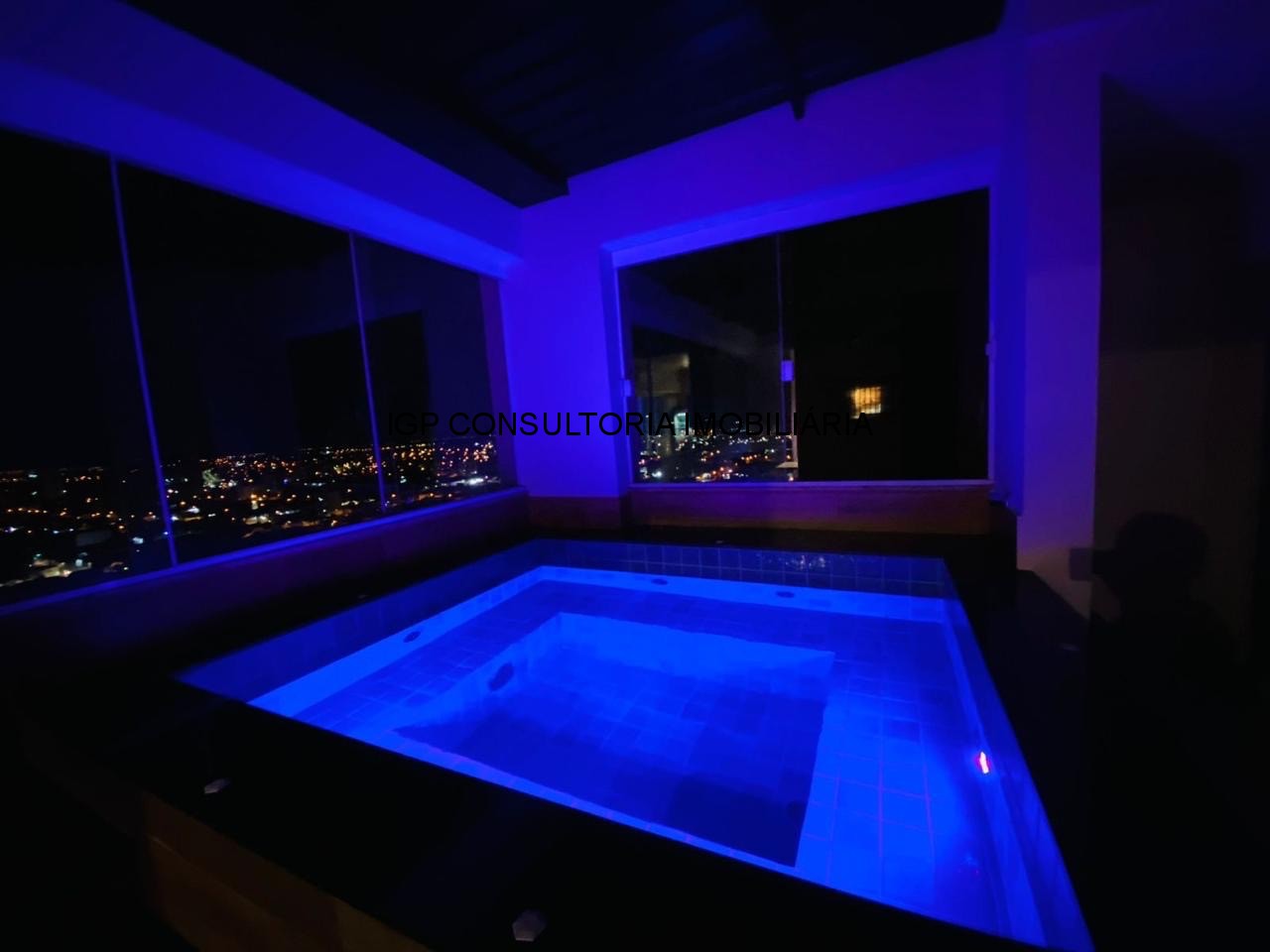 Apartamento, 3 quartos, 260 m² - Foto 2