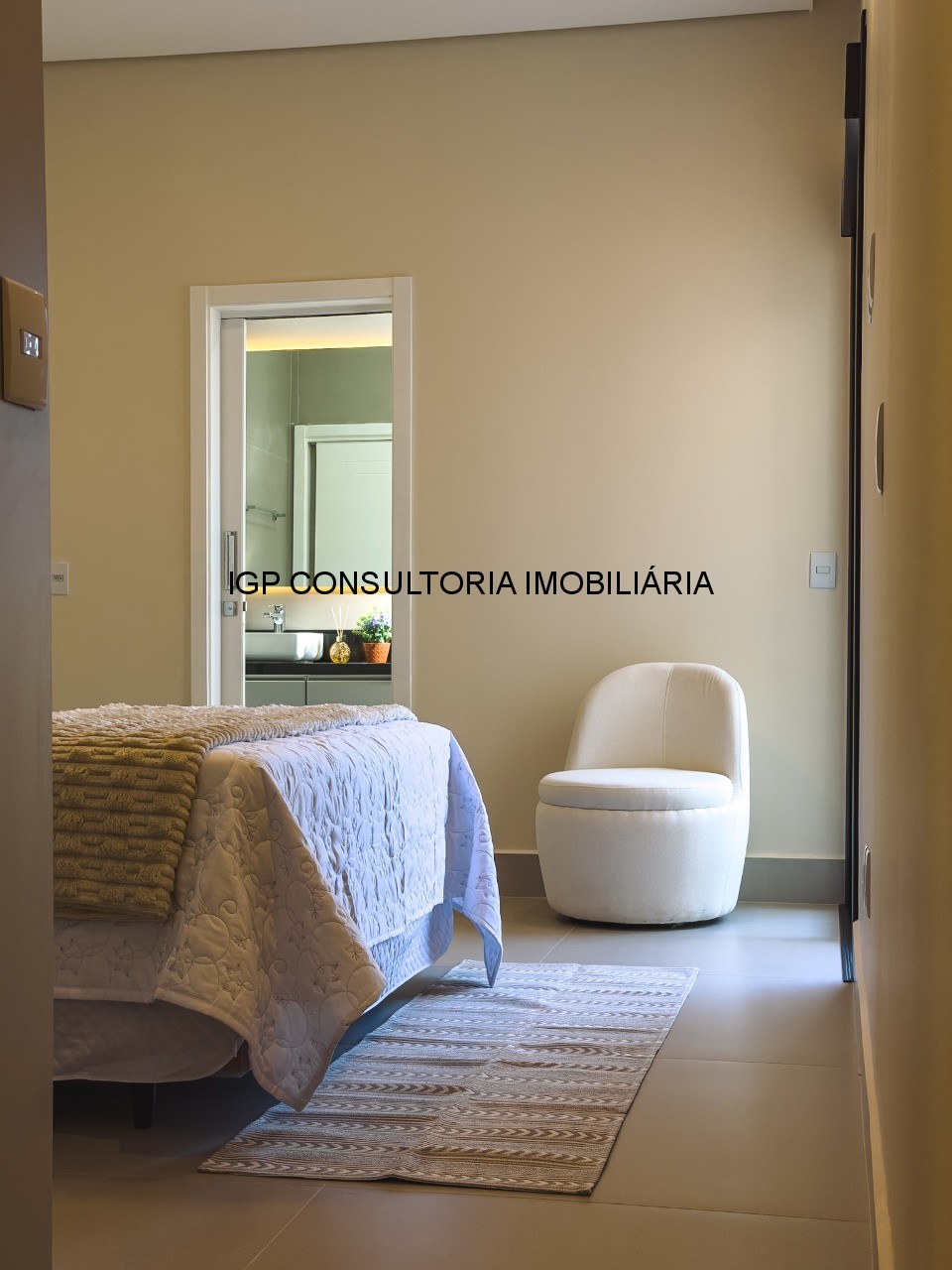 Casa em Condomínio de Luxo com 3 Suítes à Venda em Indaiatuba-SP - Jardim Residencial Dona Maria Cândida - 221,90 m²