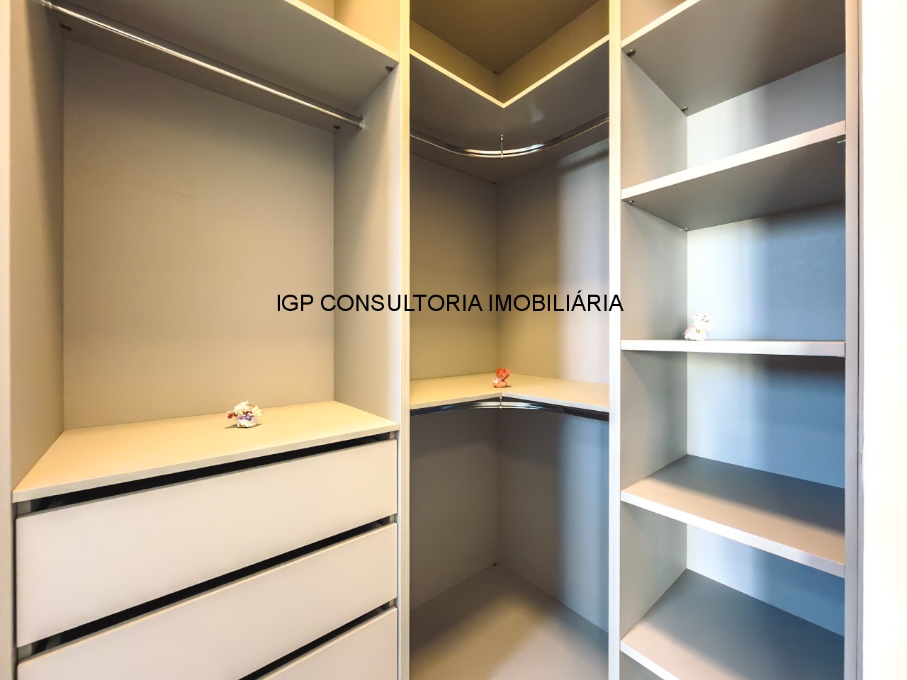 Casa em Condomínio de Luxo com 3 Suítes à Venda em Indaiatuba-SP - Jardim Residencial Dona Maria Cândida - 221,90 m²