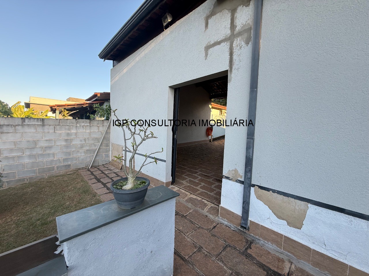 Chácara à venda em Indaiatuba-SP, Colinas de Indaiatuba: 3 quartos, 2 suítes, 2 salas, 4 banheiros, 2 vagas, 246m².