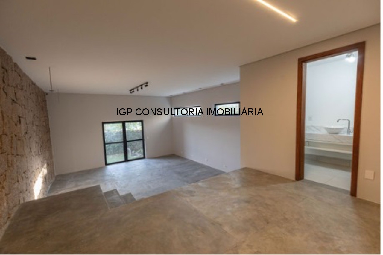 Luxuosa casa em condomínio à venda em Indaiatuba-SP, Jardim Vila Paradiso: 4 quartos, 3 suítes, 3 salas, 3 vagas, 515m². Venha conferir!