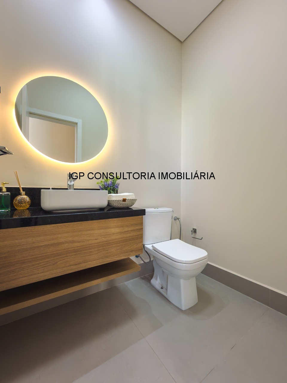 Casa em Condomínio de Luxo com 3 Suítes à Venda em Indaiatuba-SP - Jardim Residencial Dona Maria Cândida - 221,90 m²