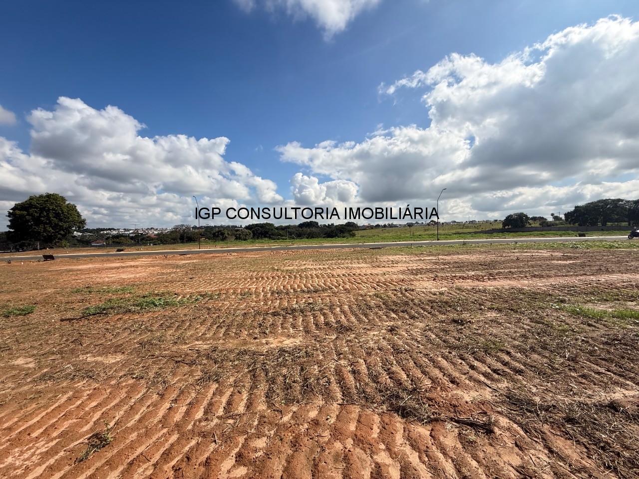 Terreno em Condomínio à venda em Indaiatuba-SP Jardim Maison Suisse 300m² de área