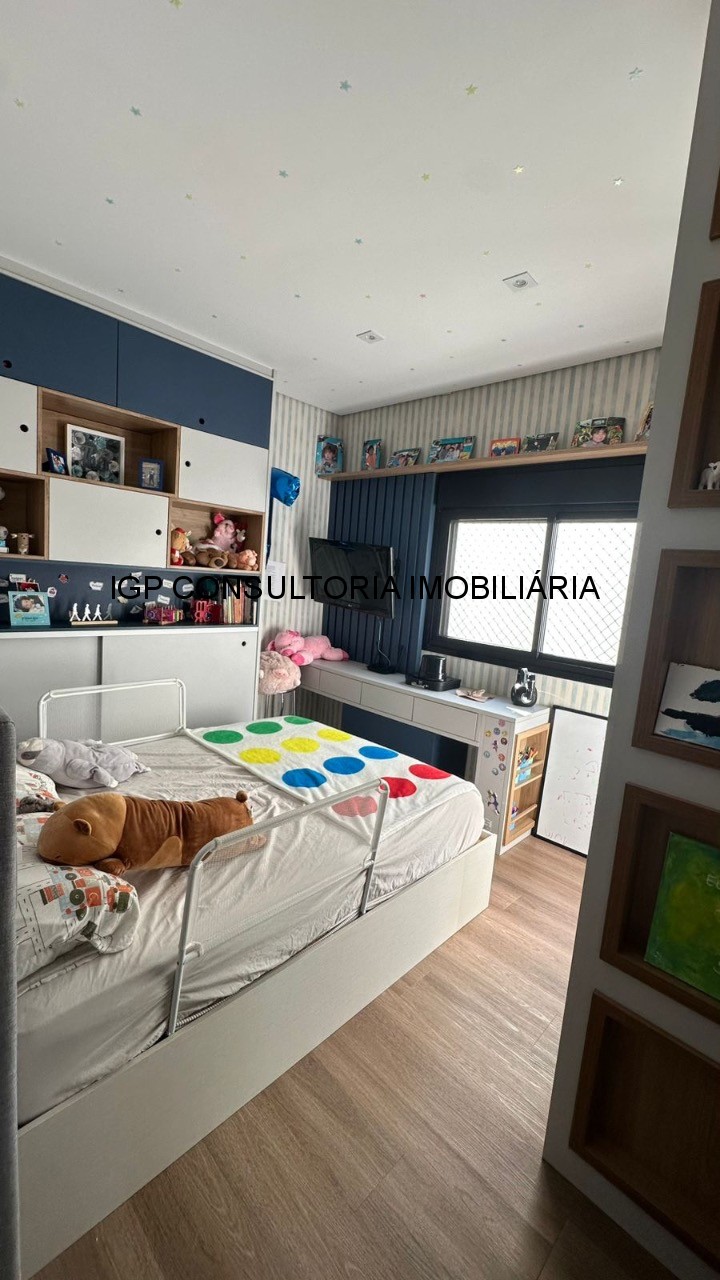 Casa à venda com piscina climatizada e energia solar em inda