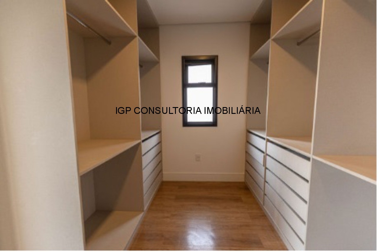 Luxuosa casa em condomínio à venda em Indaiatuba-SP, Jardim Vila Paradiso: 4 quartos, 3 suítes, 3 salas, 3 vagas, 515m². Venha conferir!