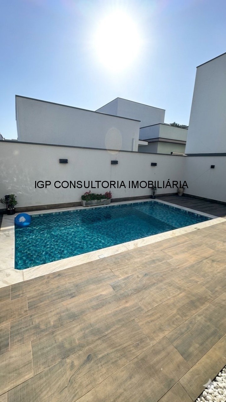 Casa à Venda com Piscina Climatizada e Energia Solar em Indaiatuba