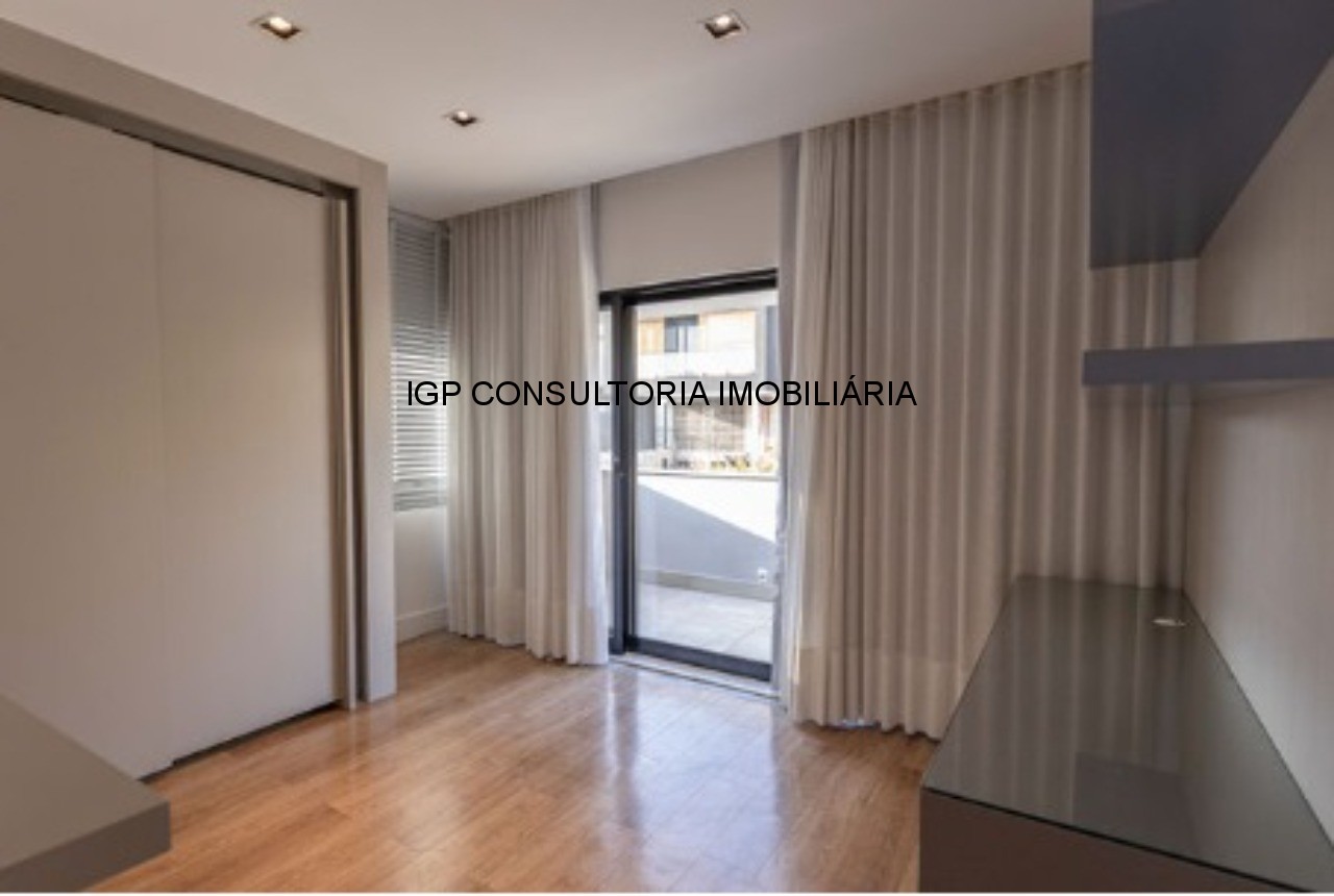 Luxuosa casa em condomínio à venda em Indaiatuba-SP, Jardim Vila Paradiso: 4 quartos, 3 suítes, 3 salas, 3 vagas, 515m². Venha conferir!