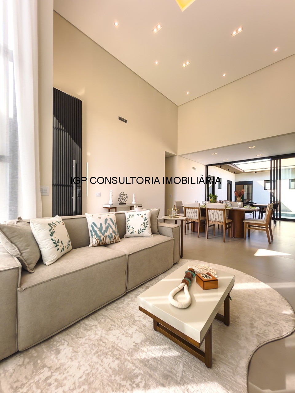 Casa em condomínio de luxo com 3 suítes à venda em indaiatub