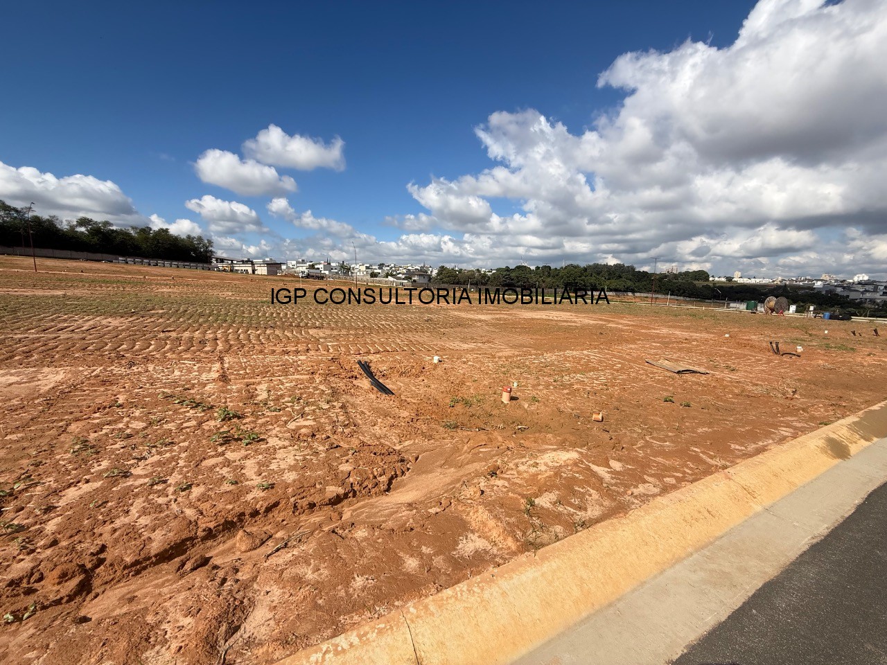 Terreno em condomínio à venda em indaiatuba-sp jardim maison