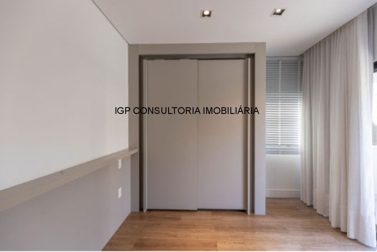 Luxuosa casa em condomínio à venda em Indaiatuba-SP, Jardim Vila Paradiso: 4 quartos, 3 suítes, 3 salas, 3 vagas, 515m². Venha conferir!