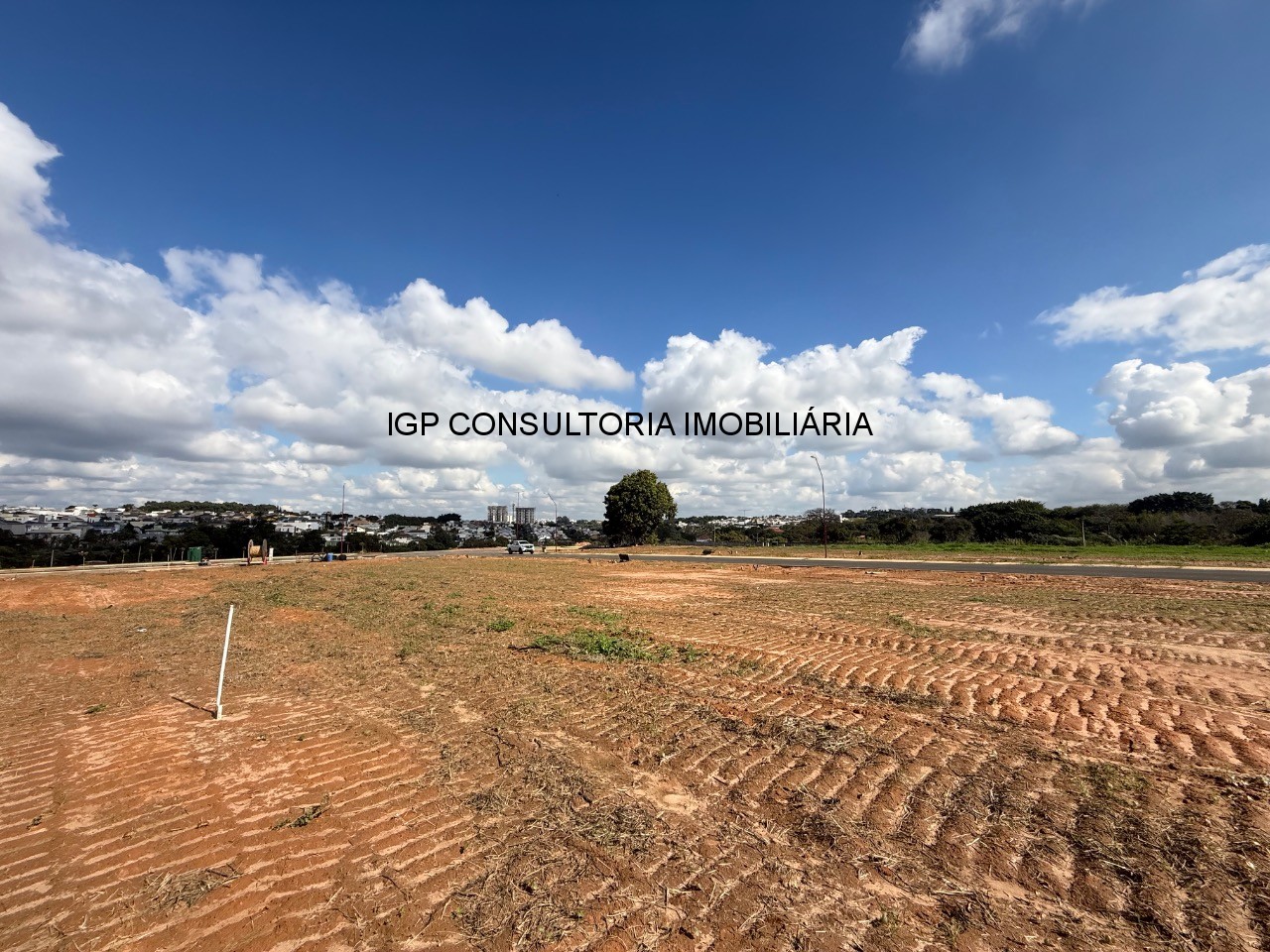 Terreno em Condomínio à venda em Indaiatuba-SP Jardim Maison Suisse 300m² de área