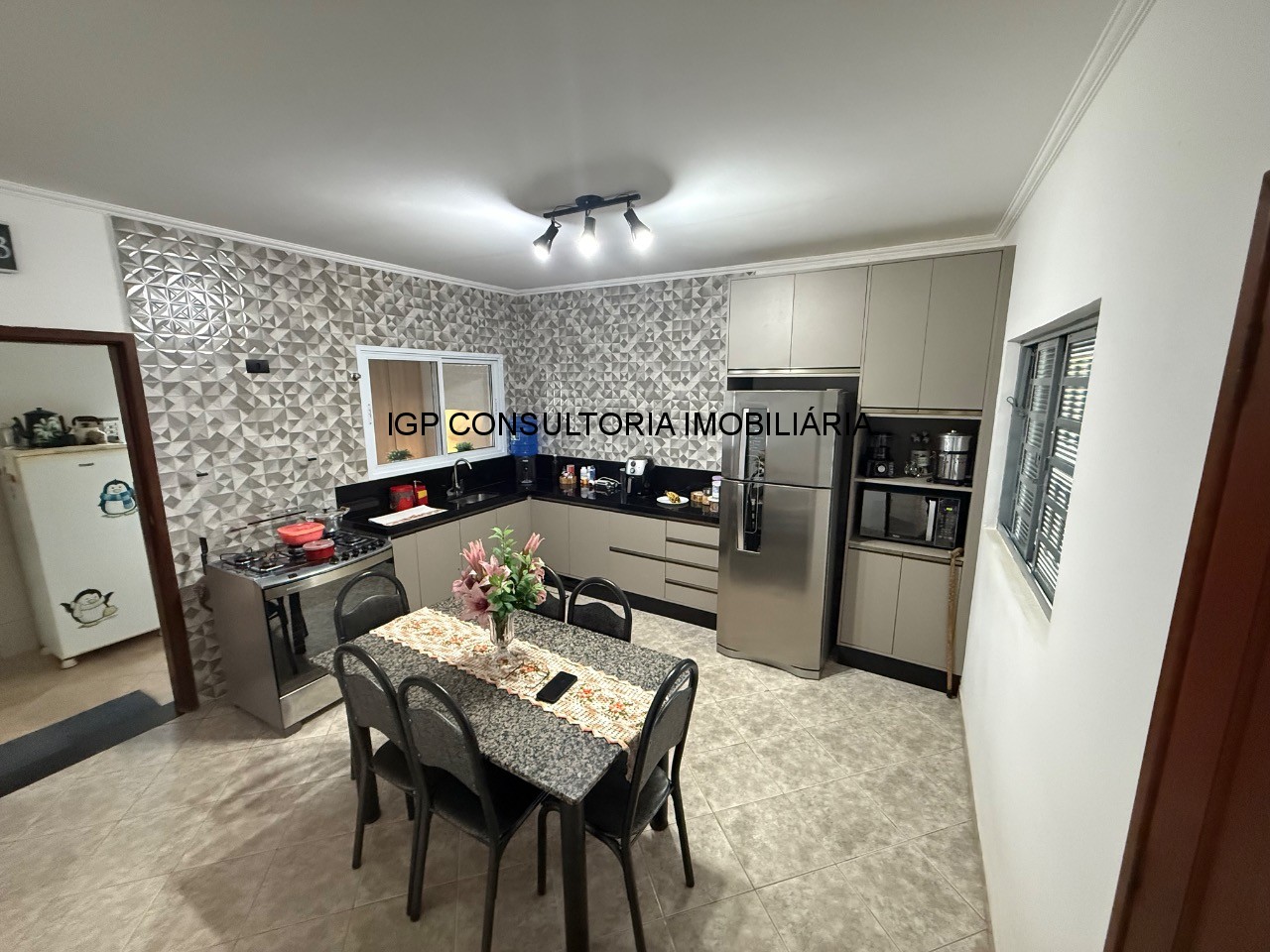 Chácara à venda em Indaiatuba-SP, Colinas de Indaiatuba: 3 quartos, 2 suítes, 2 salas, 4 banheiros, 2 vagas, 246m².