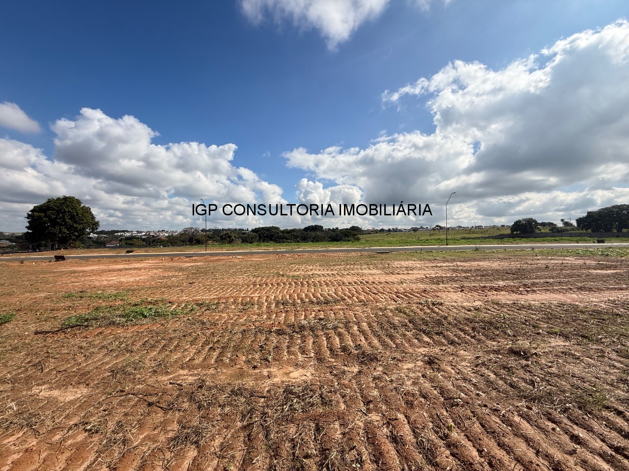 Terreno em Condomínio à venda em Indaiatuba-SP Jardim Maison Suisse 300m² de área