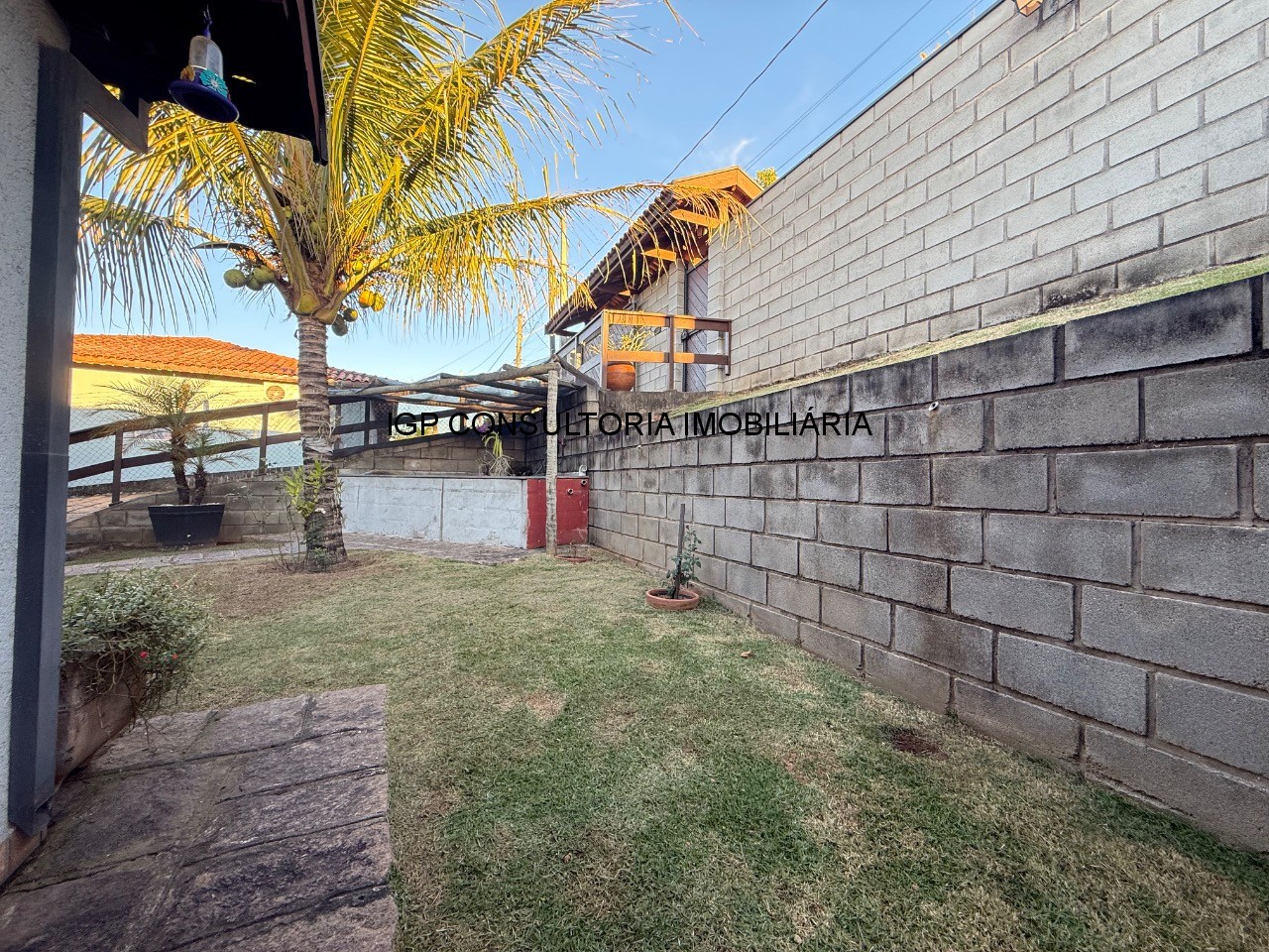 Chácara à venda em Indaiatuba-SP, Colinas de Indaiatuba: 3 quartos, 2 suítes, 2 salas, 4 banheiros, 2 vagas, 246m².