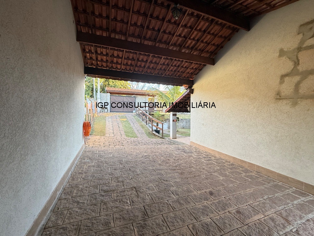 Chácara à venda em Indaiatuba-SP, Colinas de Indaiatuba: 3 quartos, 2 suítes, 2 salas, 4 banheiros, 2 vagas, 246m².