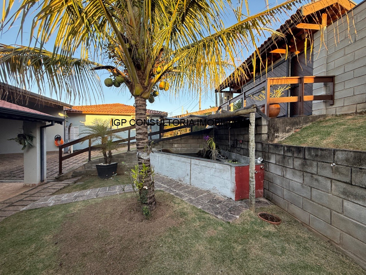 Chácara à venda em Indaiatuba-SP, Colinas de Indaiatuba: 3 quartos, 2 suítes, 2 salas, 4 banheiros, 2 vagas, 246m².