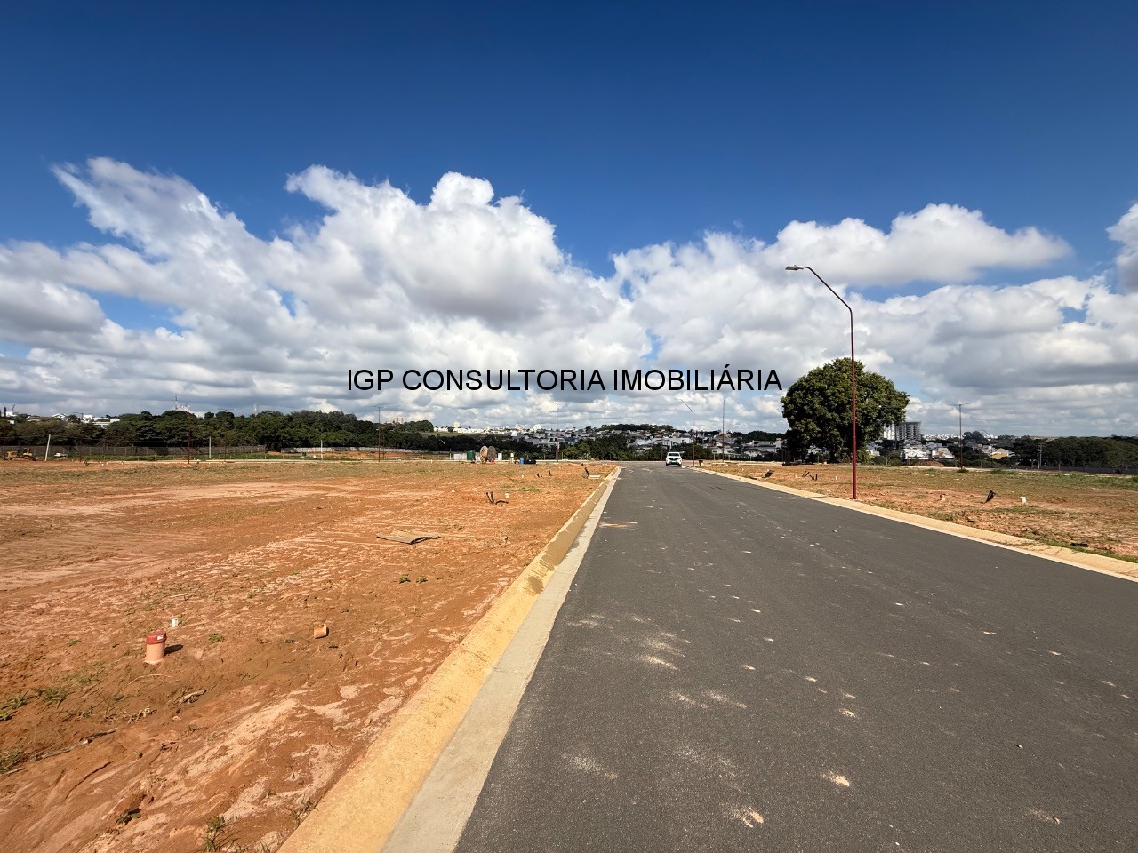 Terreno em Condomínio à venda em Indaiatuba-SP Jardim Maison Suisse 300m² de área