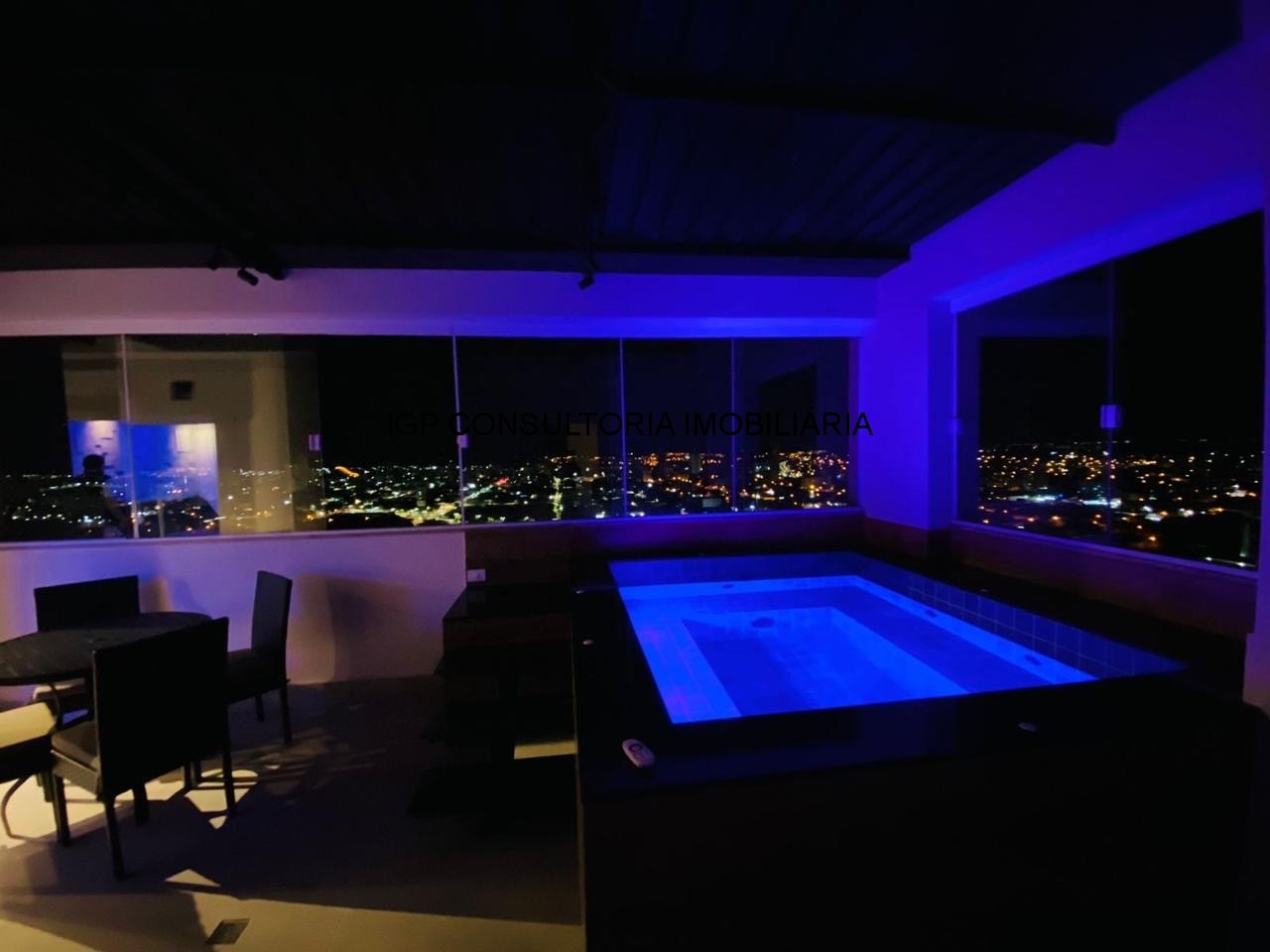 Apartamento, 3 quartos, 260 m² - Foto 1