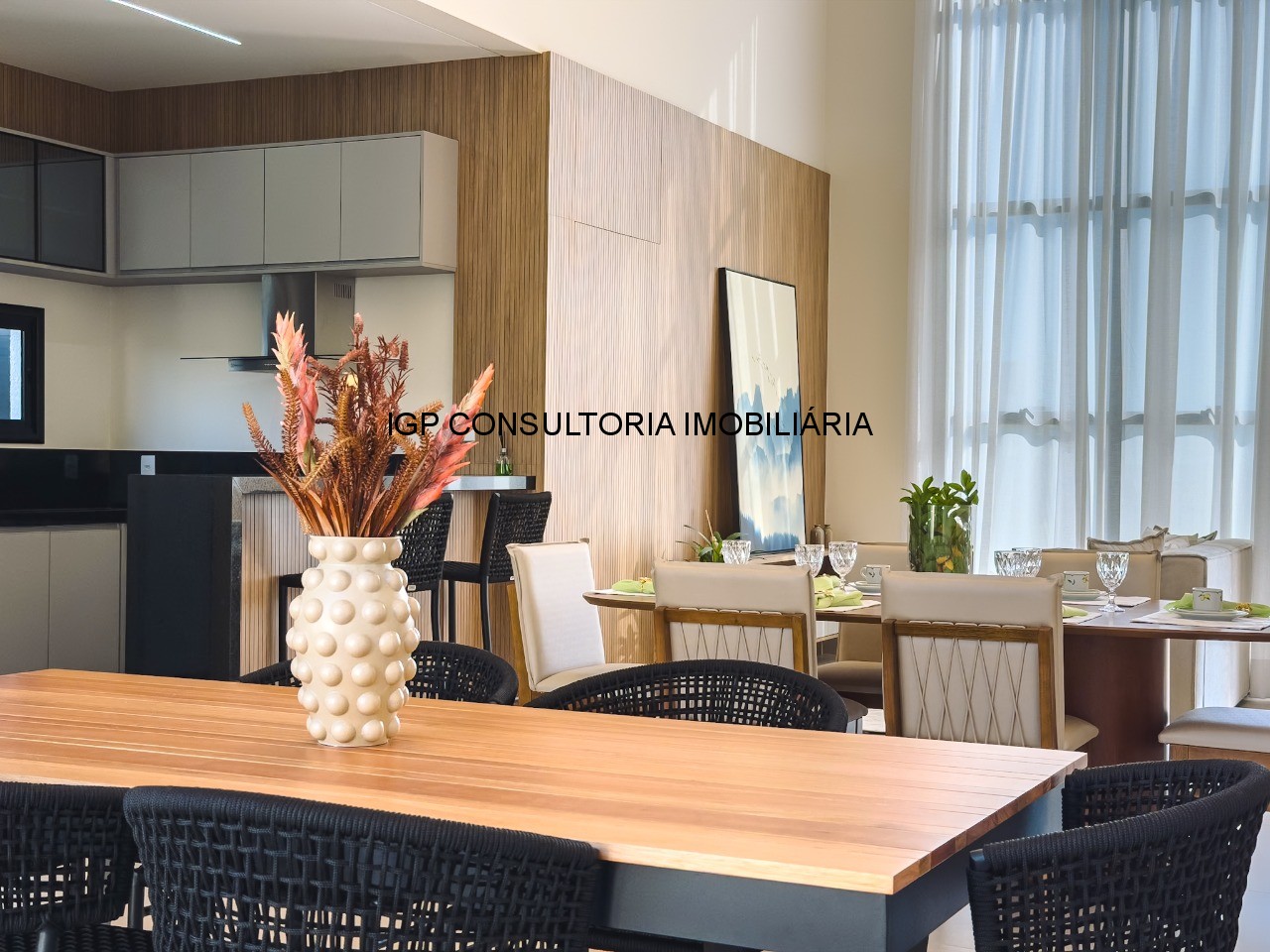Casa em Condomínio de Luxo com 3 Suítes à Venda em Indaiatuba-SP - Jardim Residencial Dona Maria Cândida - 221,90 m²