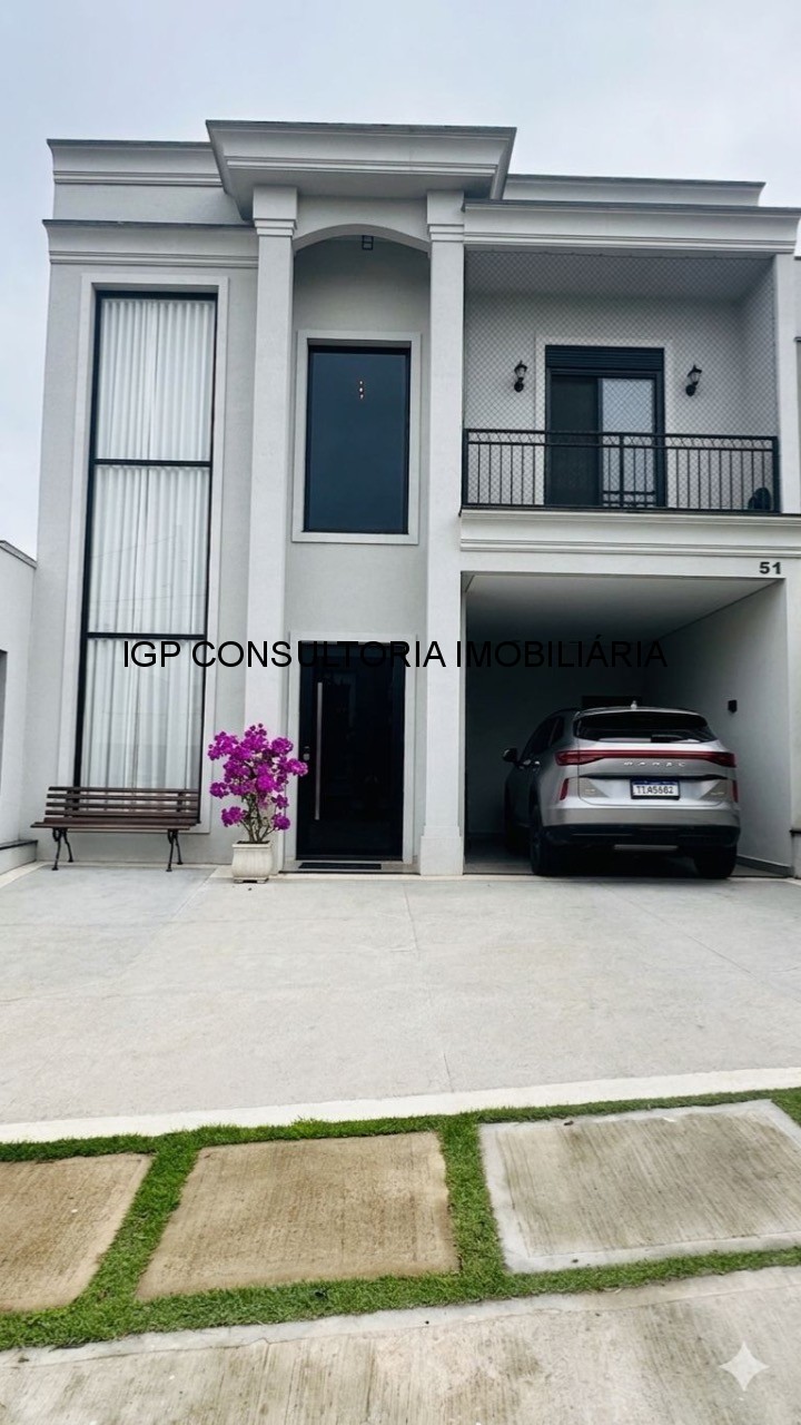 Casa à venda com piscina climatizada e energia solar em inda