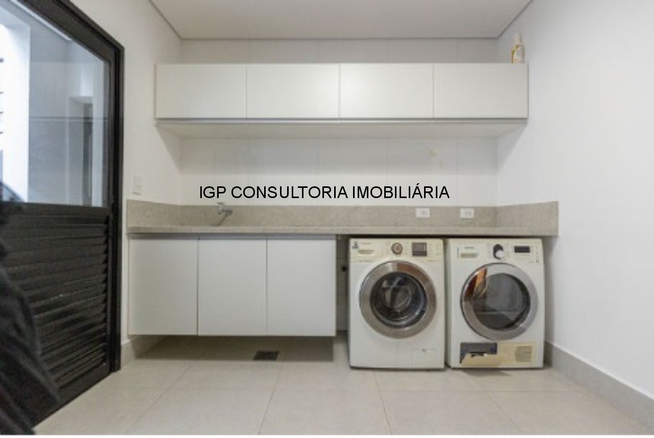 Luxuosa casa em condomínio à venda em Indaiatuba-SP, Jardim Vila Paradiso: 4 quartos, 3 suítes, 3 salas, 3 vagas, 515m². Venha conferir!